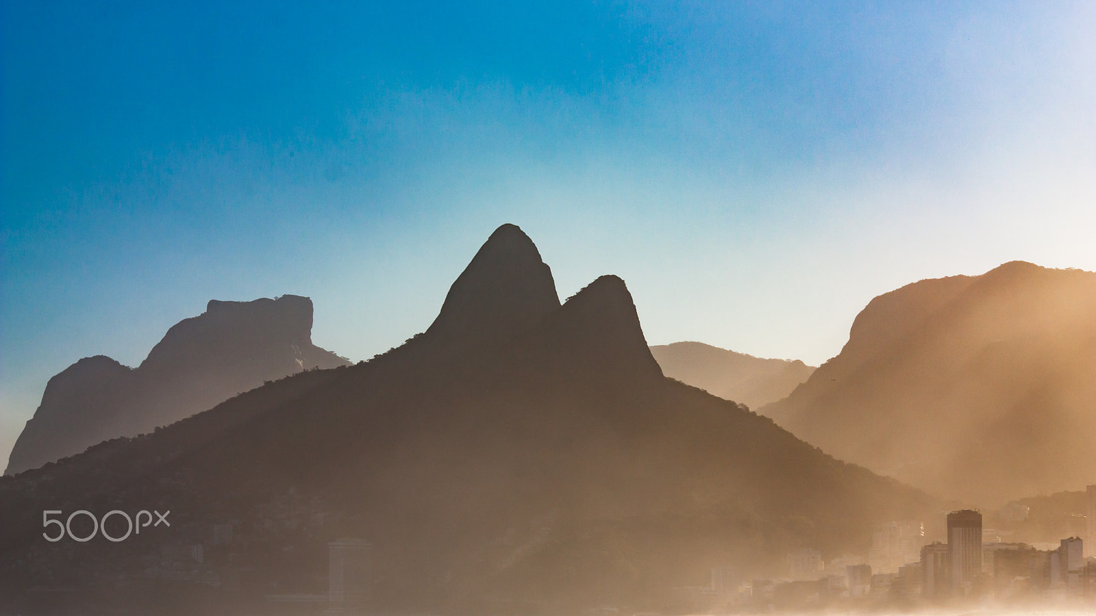 Sigma 70-300mm F4-5.6 APO DG Macro sample photo. View from ipanema photography