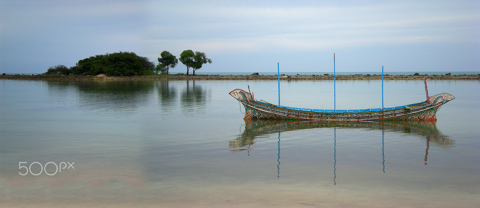 Nikon COOLPIX S200 sample photo. Traditional boat is in the bay. thailand photography