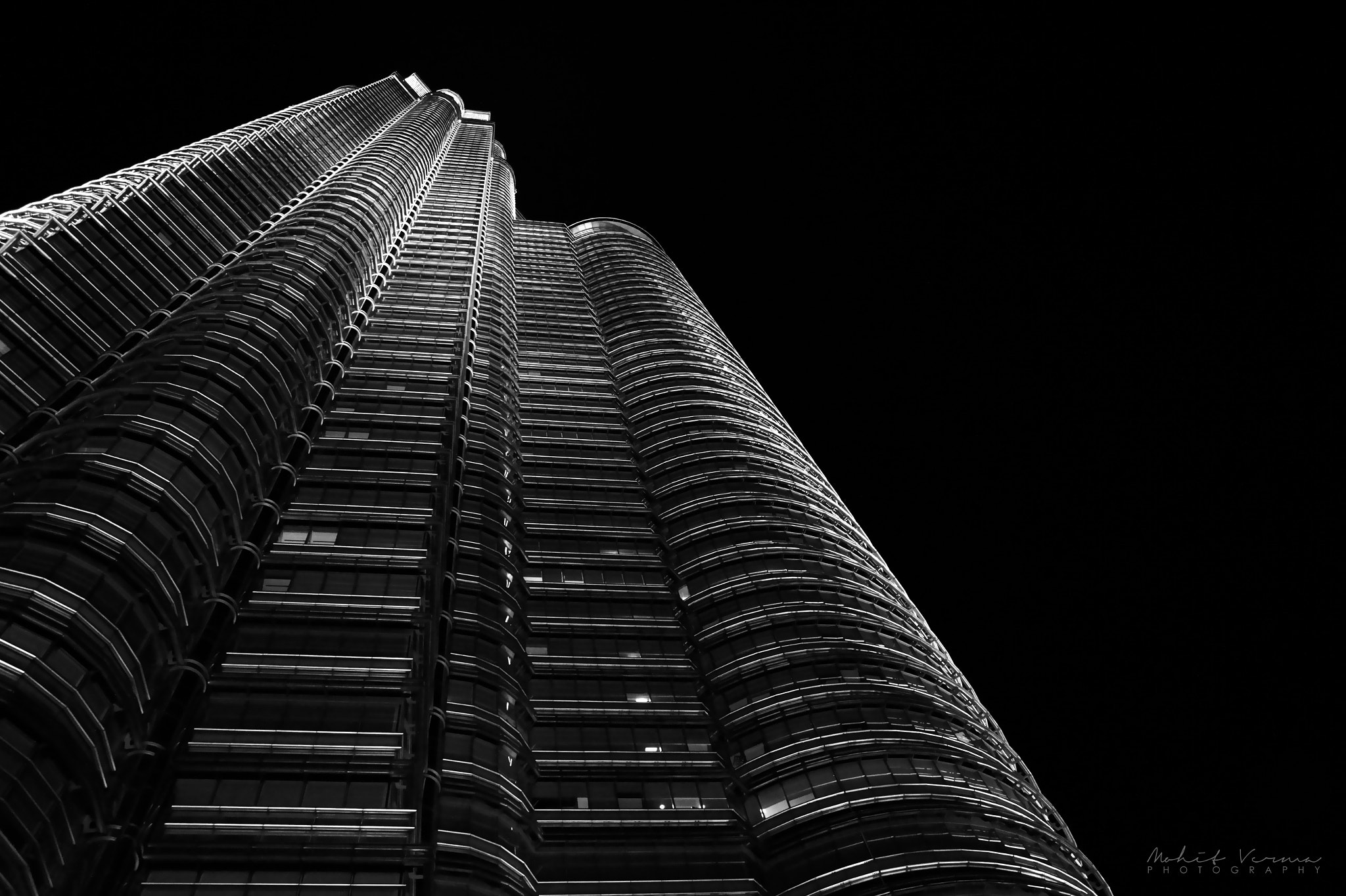 Canon EF-S 18-55mm F3.5-5.6 sample photo. From below photography