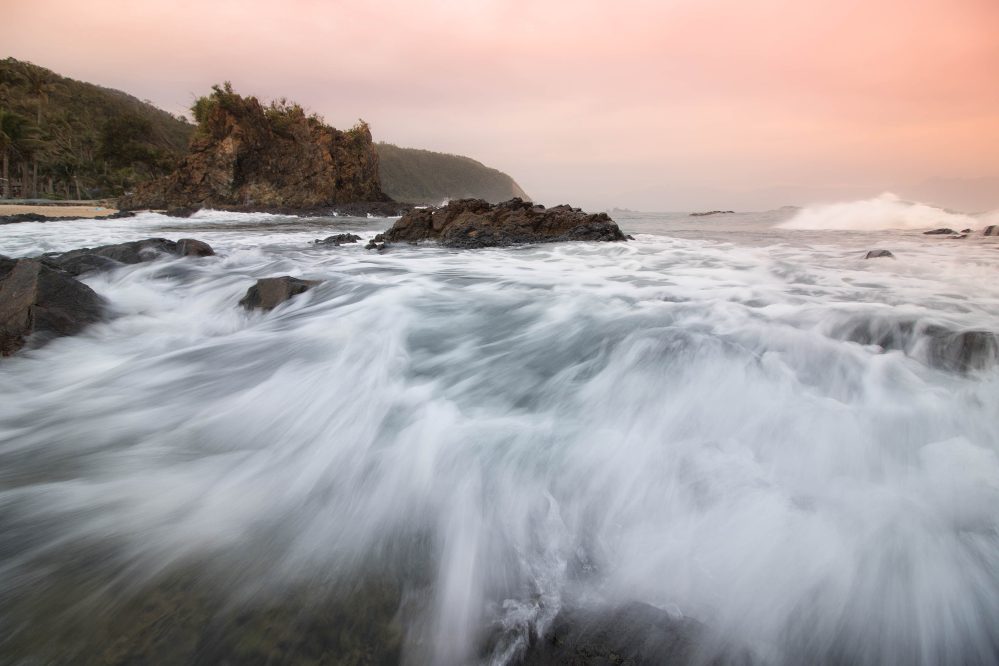 Canon EF-S 10-18mm F4.5–5.6 IS STM sample photo. Diguisit beach, baler photography