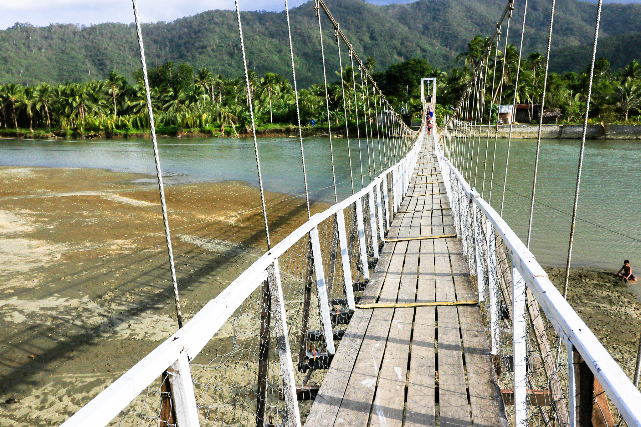 Canon EF-S 10-18mm F4.5–5.6 IS STM sample photo. Hanging bridge, baler, philippines photography