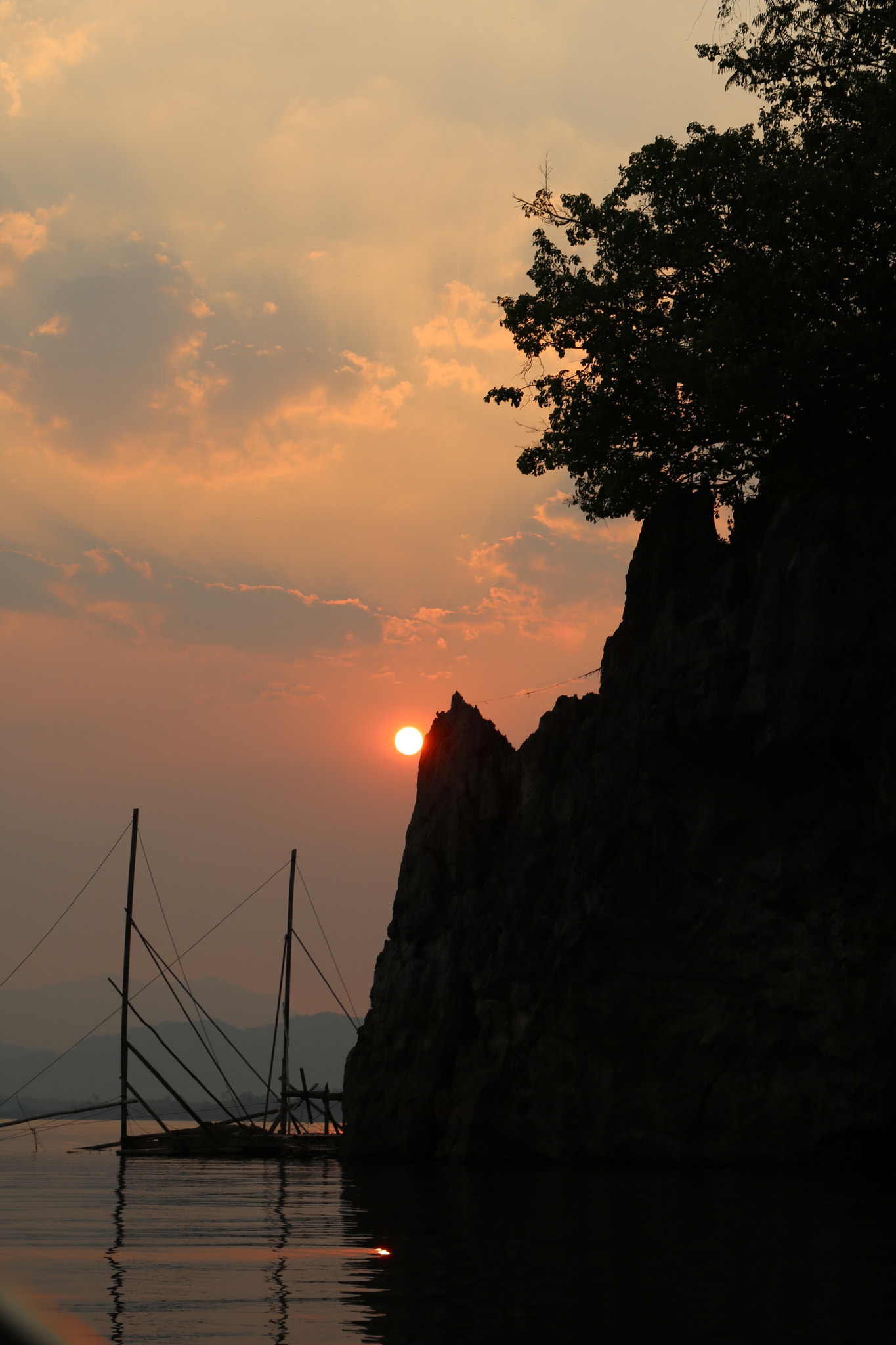 Canon EF 24-70mm F4L IS USM sample photo. The sun goes down photography