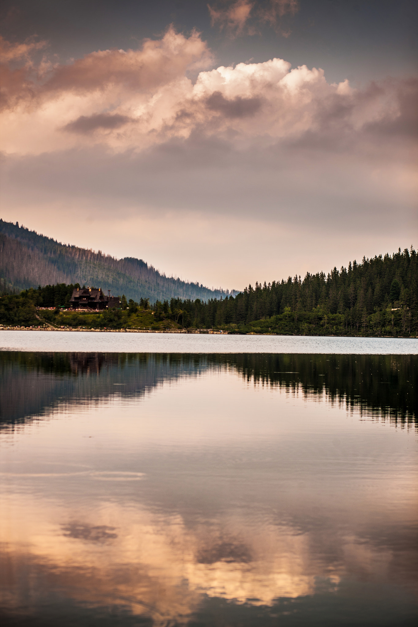 Canon EOS-1Ds Mark III sample photo. Lake photography