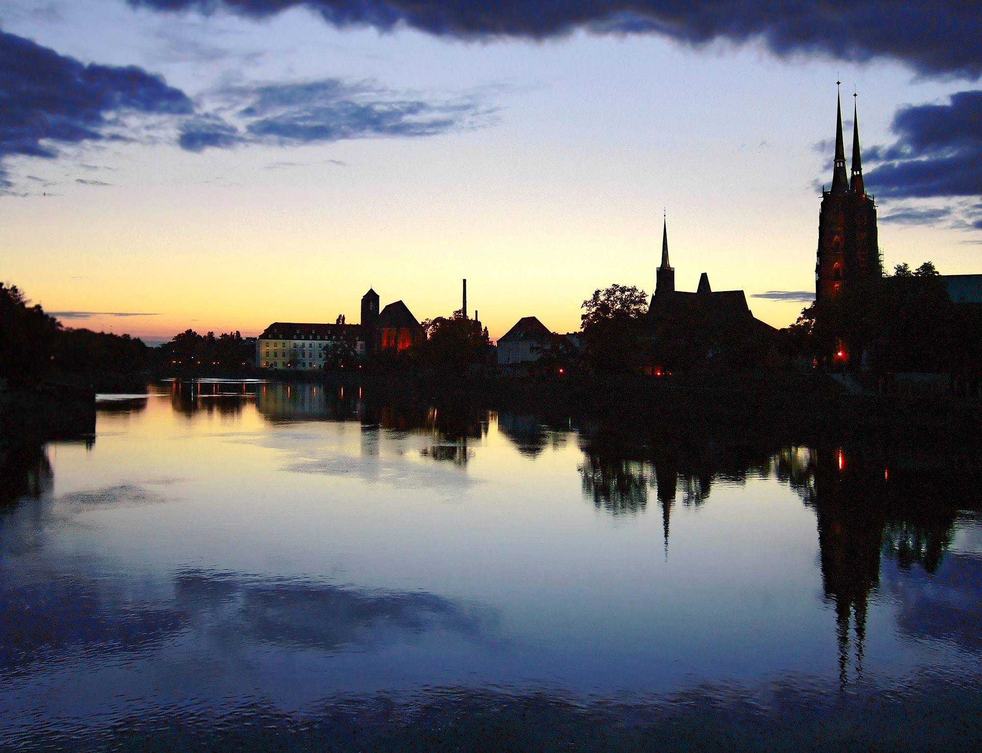 Fujifilm FinePix F10 sample photo. Monument in wroclaw, poland photography