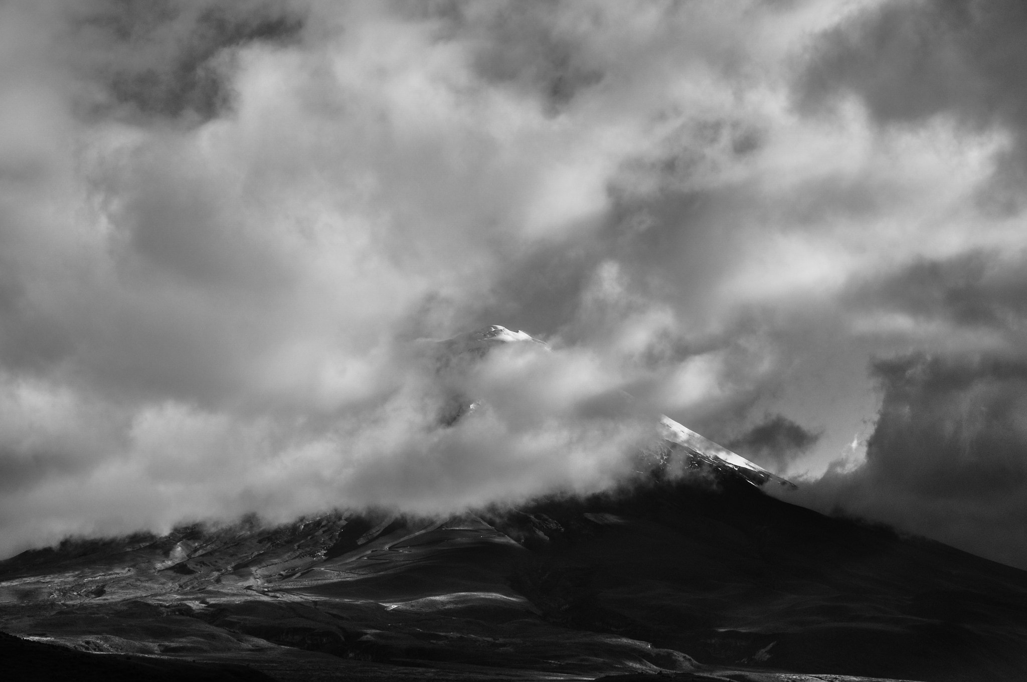 AF Zoom-Nikkor 35-80mm f/4-5.6D sample photo. Cotopaxi photography