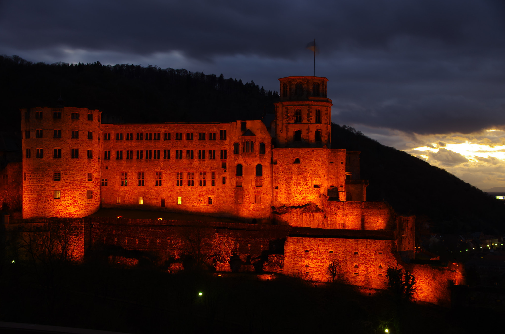 Pentax K-5 + Sigma 18-250mm F3.5-6.3 DC Macro OS HSM sample photo. Heidelberg castle photography