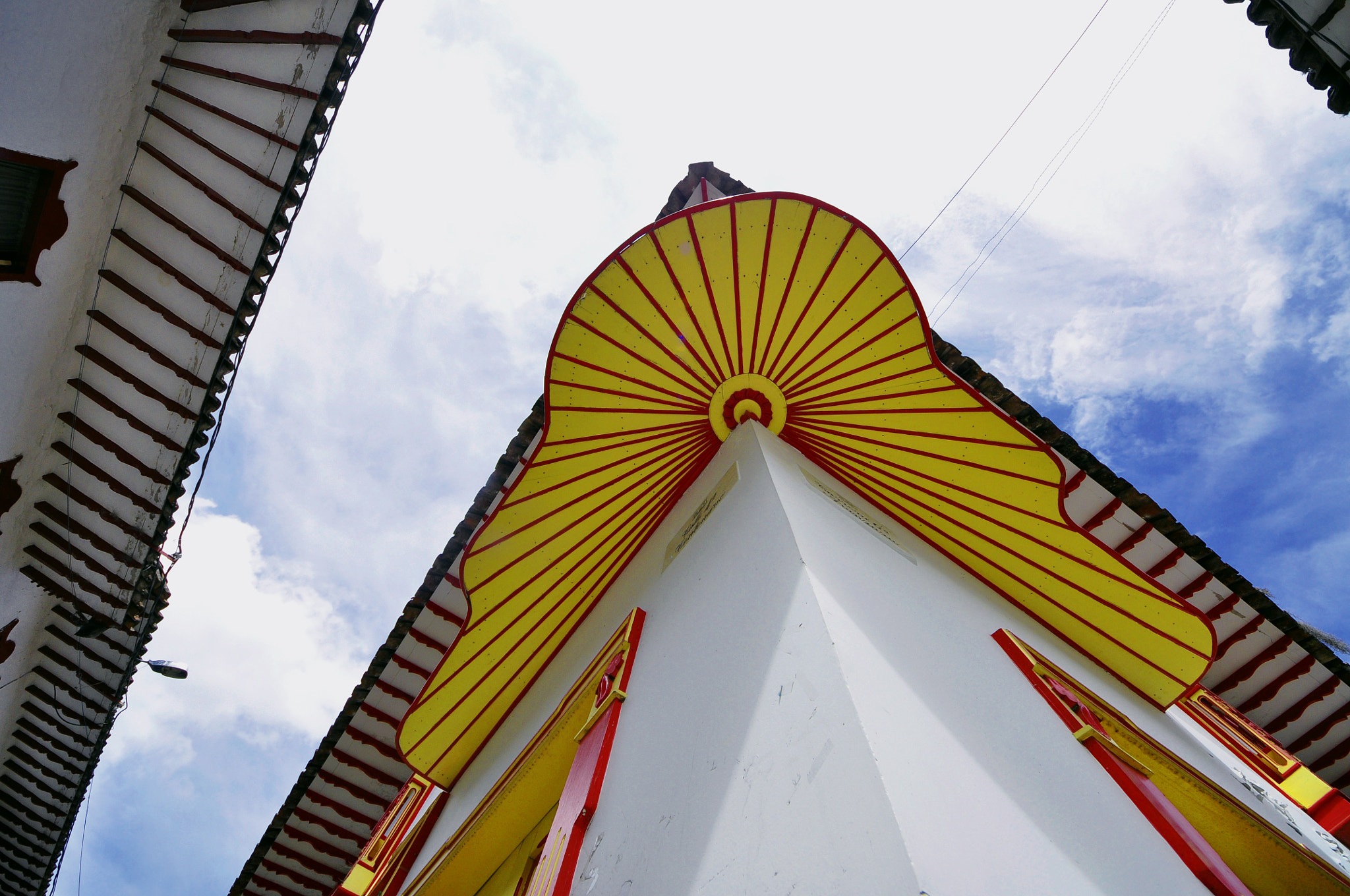 Sigma 8-16mm F4.5-5.6 DC HSM sample photo. Cornisas photography