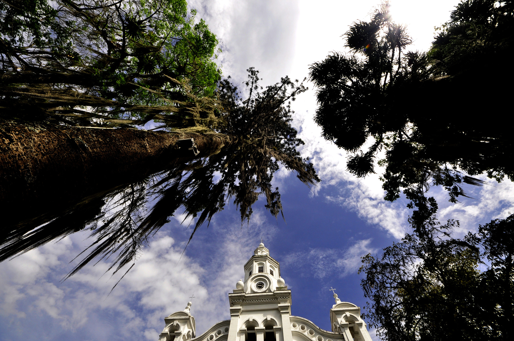 Sigma 8-16mm F4.5-5.6 DC HSM sample photo. Entre el cielo y la tierra photography