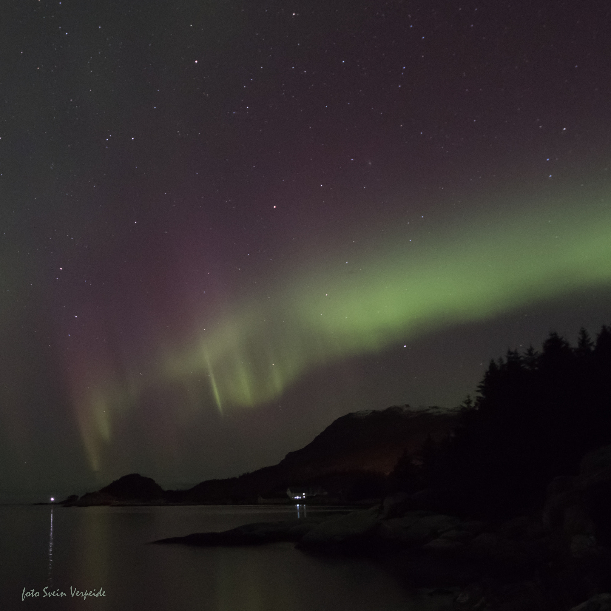 Sigma 8-16mm F4.5-5.6 DC HSM sample photo. Red aurora photography