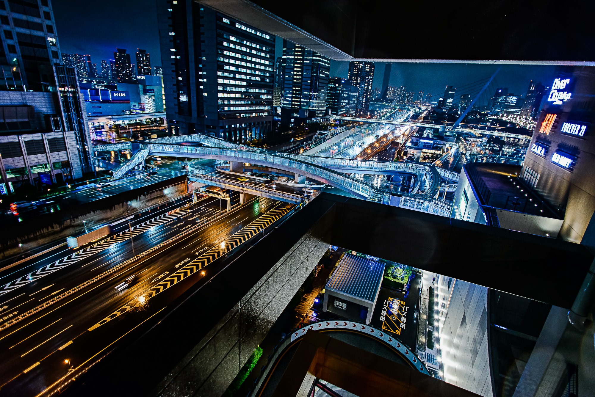 Nikon D800E + AF Nikkor 18mm f/2.8D sample photo. Metropolis photography