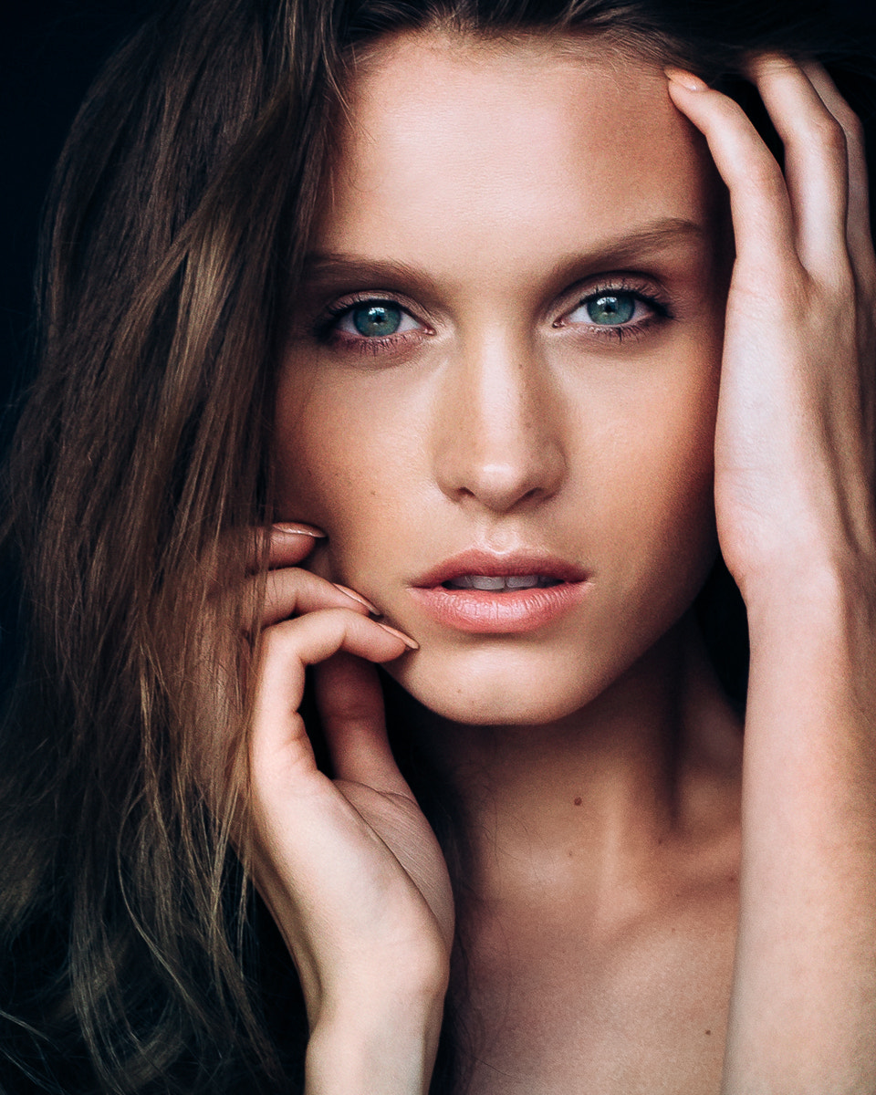 Nikon D4 + Nikon AF-S Nikkor 50mm F1.8G sample photo. Aly | beauty shot photography
