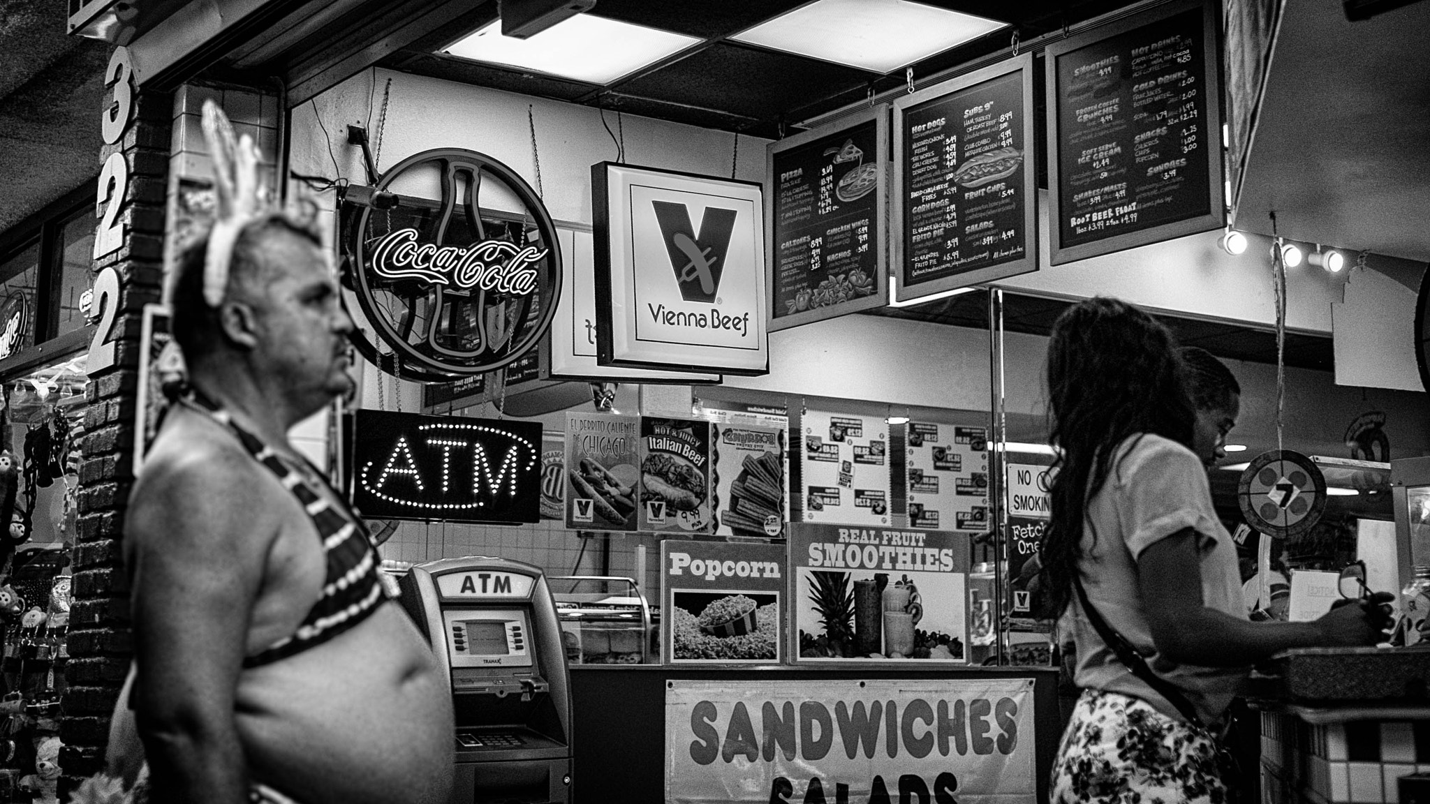 Fujifilm X-E1 + Fujifilm XF 23mm F1.4 R sample photo. Shopping fremont district las vegas photography