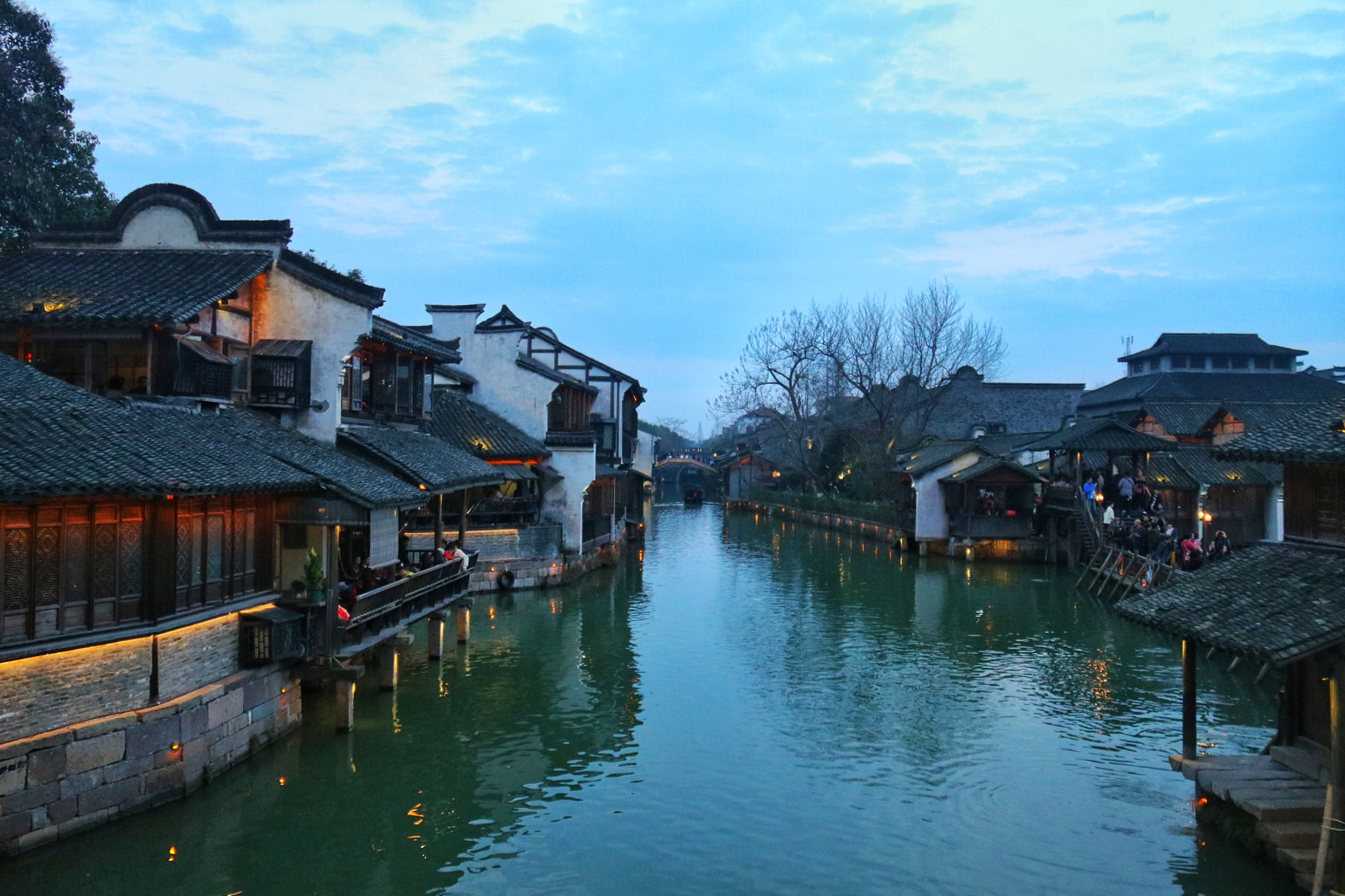 Canon EOS 760D (EOS Rebel T6s / EOS 8000D) + Canon EF-S 18-200mm F3.5-5.6 IS sample photo. Wuzhen a wonderful waterfront town in china photography