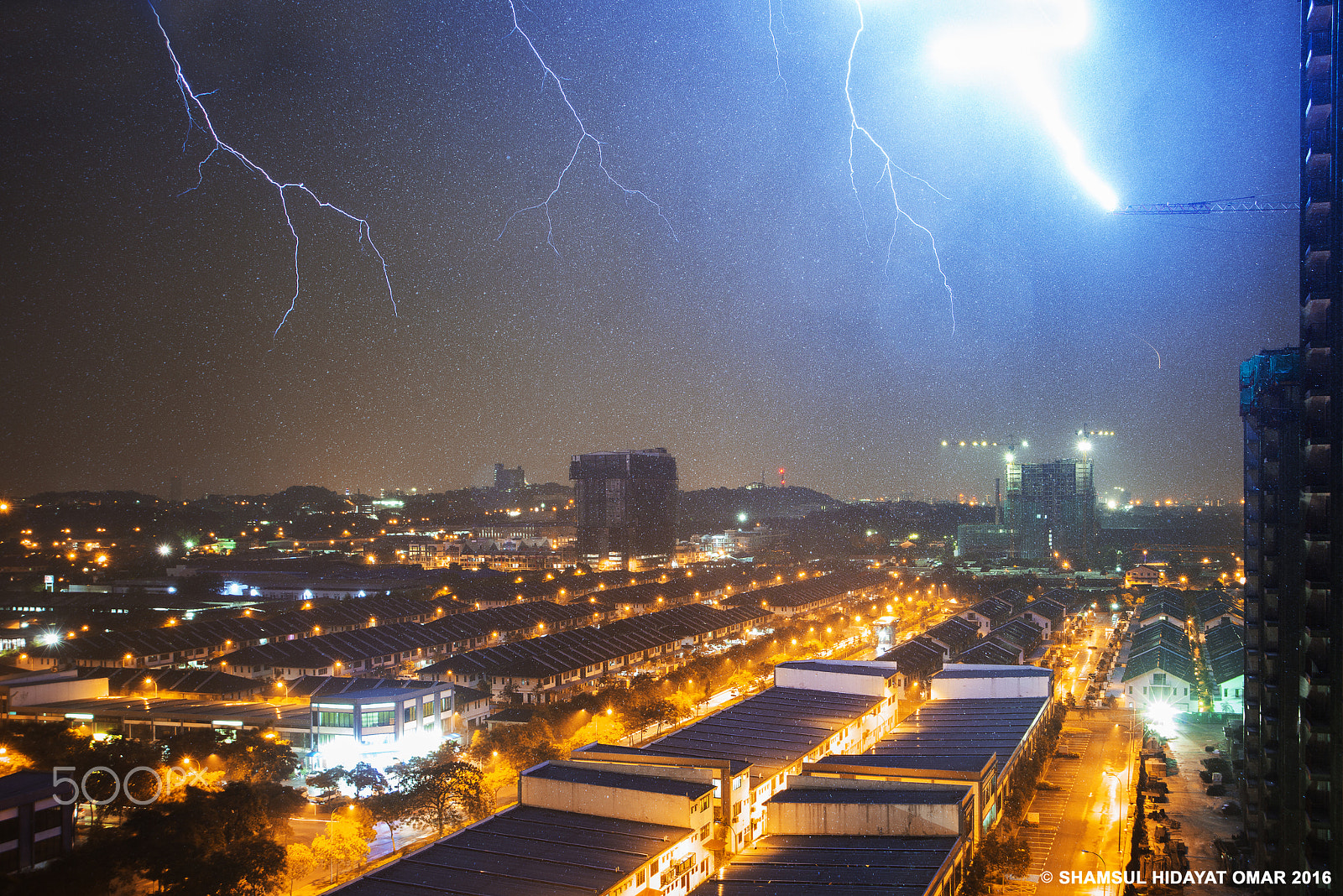 AF Zoom-Nikkor 24-120mm f/3.5-5.6D IF sample photo. February 24 2016 lightning photography