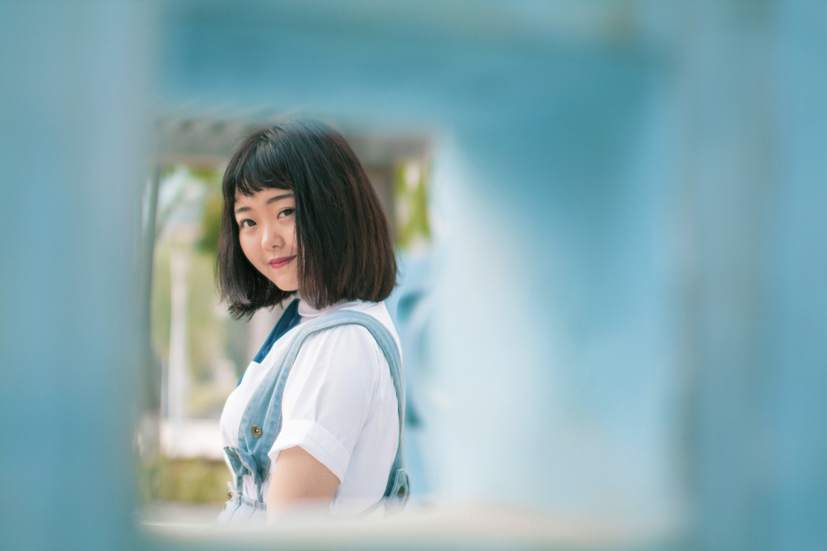 Sigma 50mm F1.4 EX DG HSM sample photo.  深深的嗅一朵小花。出镜：黎泱泱  photography