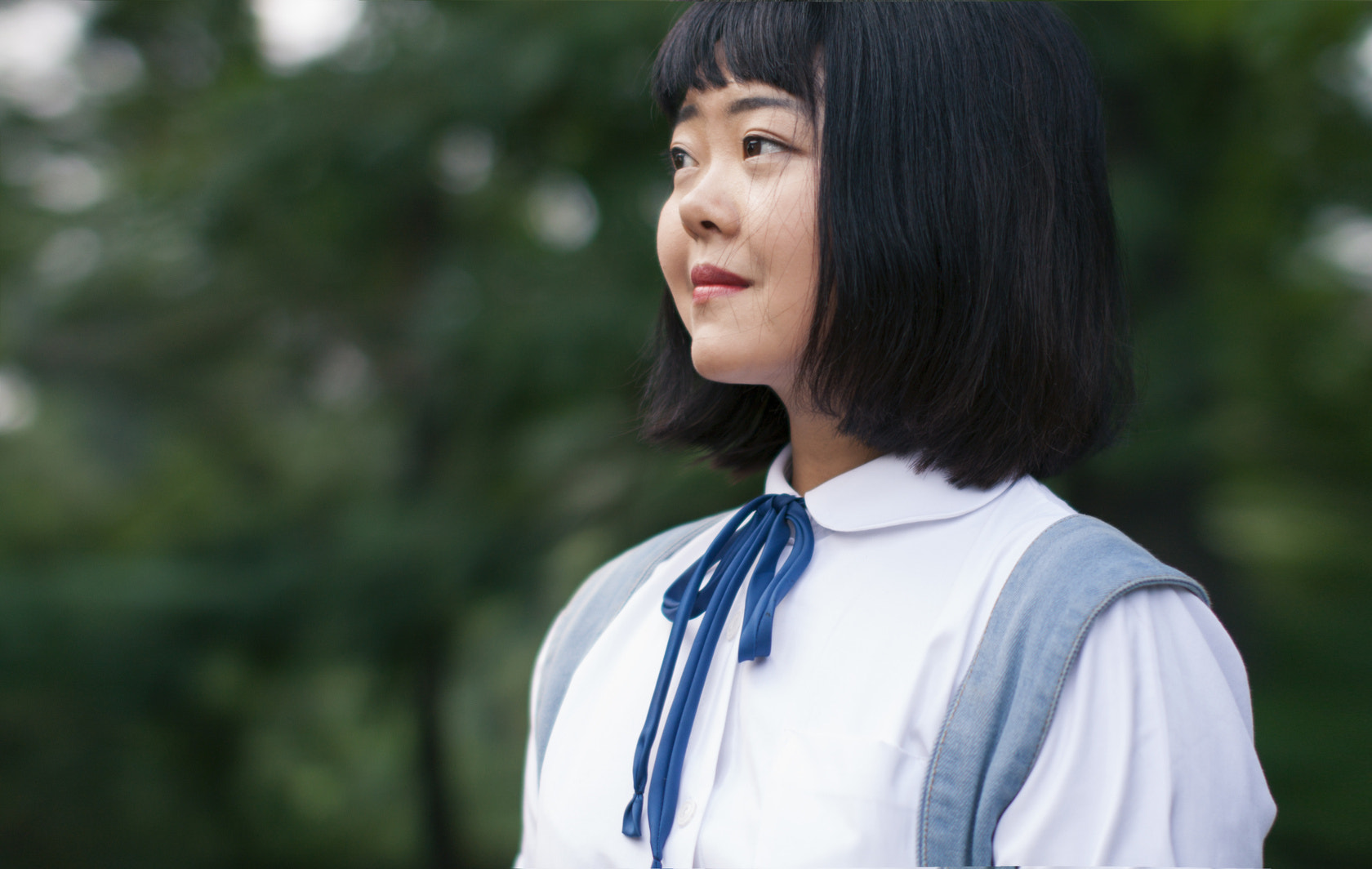 Sigma 50mm F1.4 EX DG HSM sample photo.  深深的嗅一朵小花。出镜：黎泱泱  photography