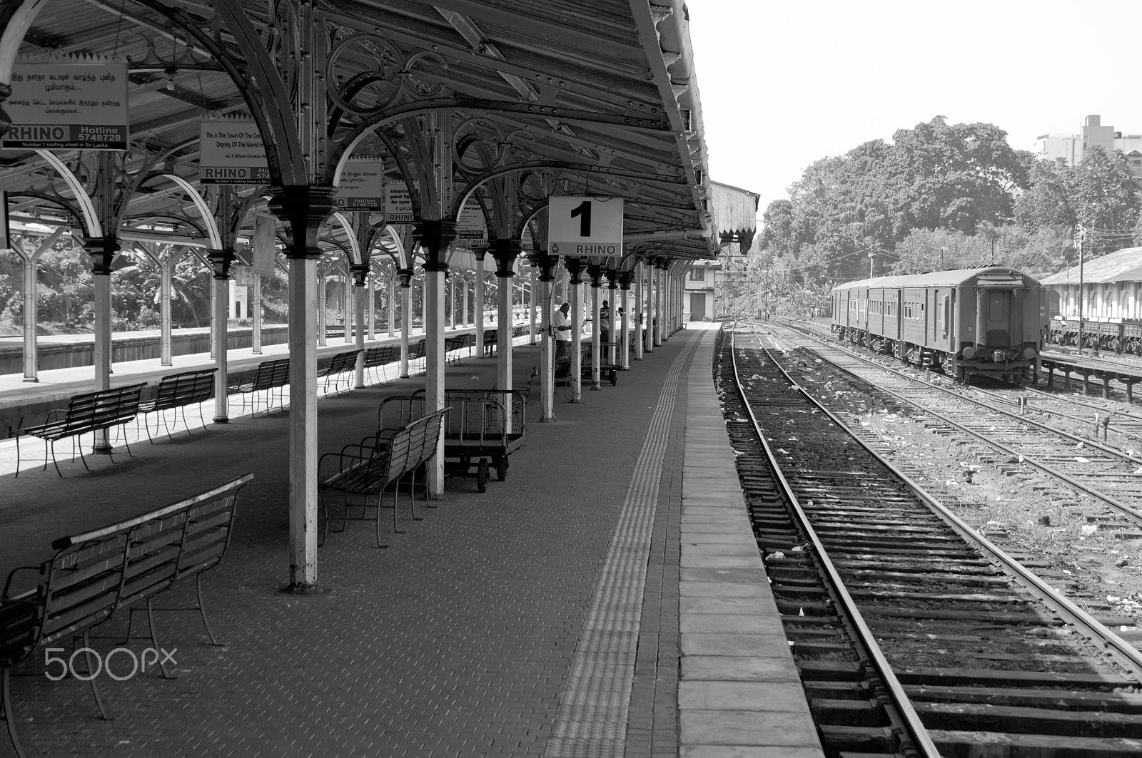 Pentax K20D + Pentax smc DA 16-45mm F4 ED AL sample photo. Train station photography