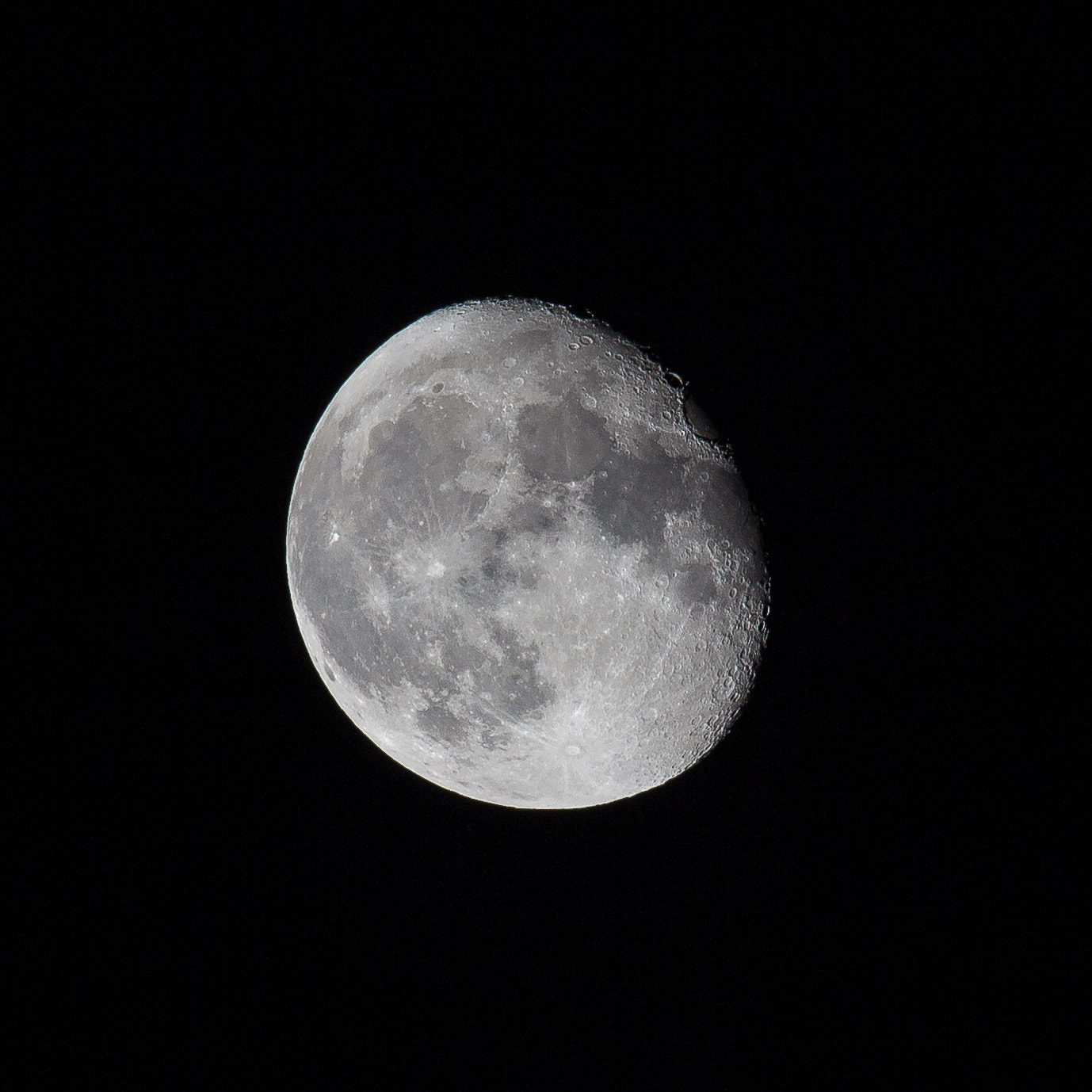 Canon EF 28-300mm F3.5-5.6L IS USM sample photo. Moonlight photography