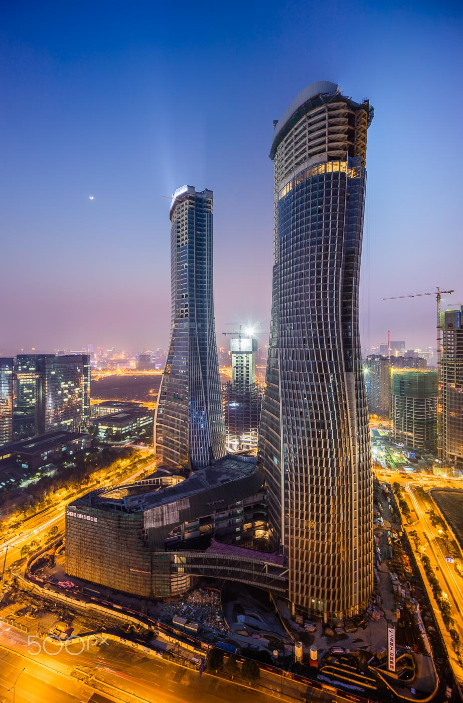 Canon TS-E 24.0mm f/3.5 L II sample photo. Winebottle towers photography