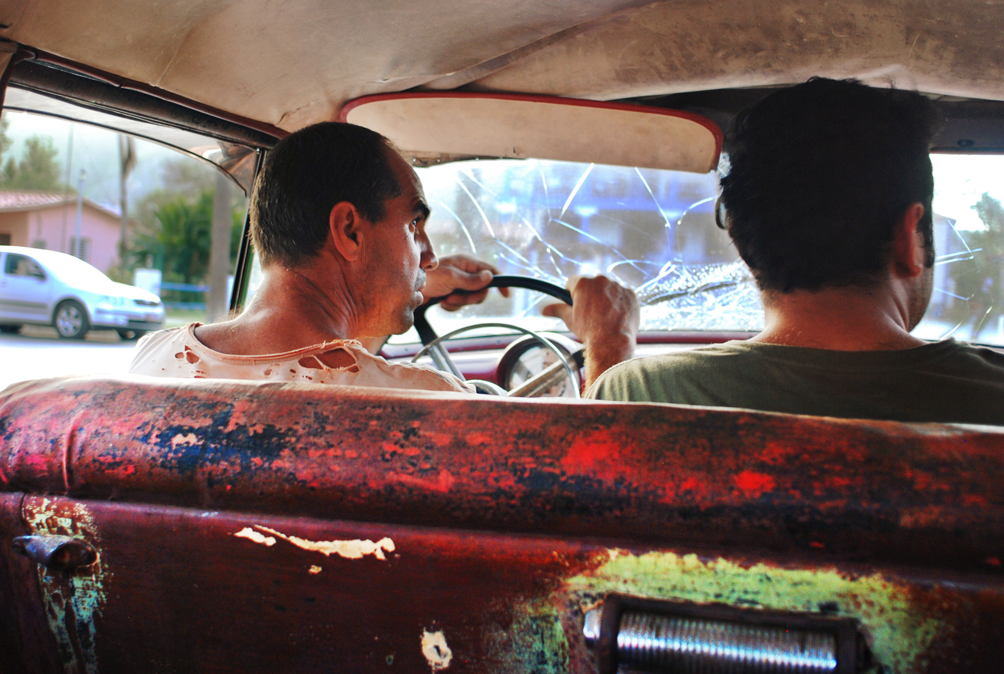 Nikon D80 + Nikon AF Nikkor 24mm F2.8D sample photo. In a cuban car photography