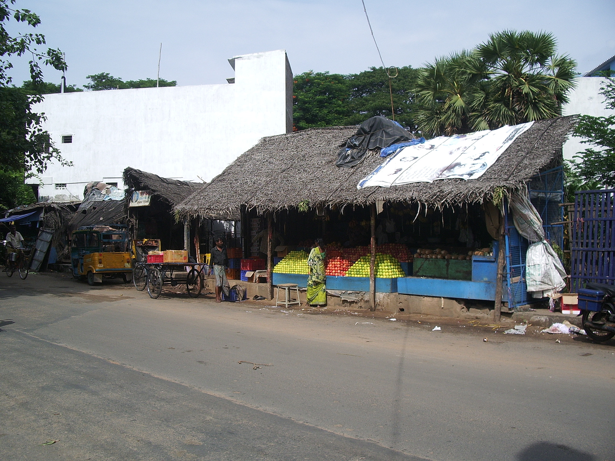 Pentax OPTIO S50 sample photo. Roadside store photography