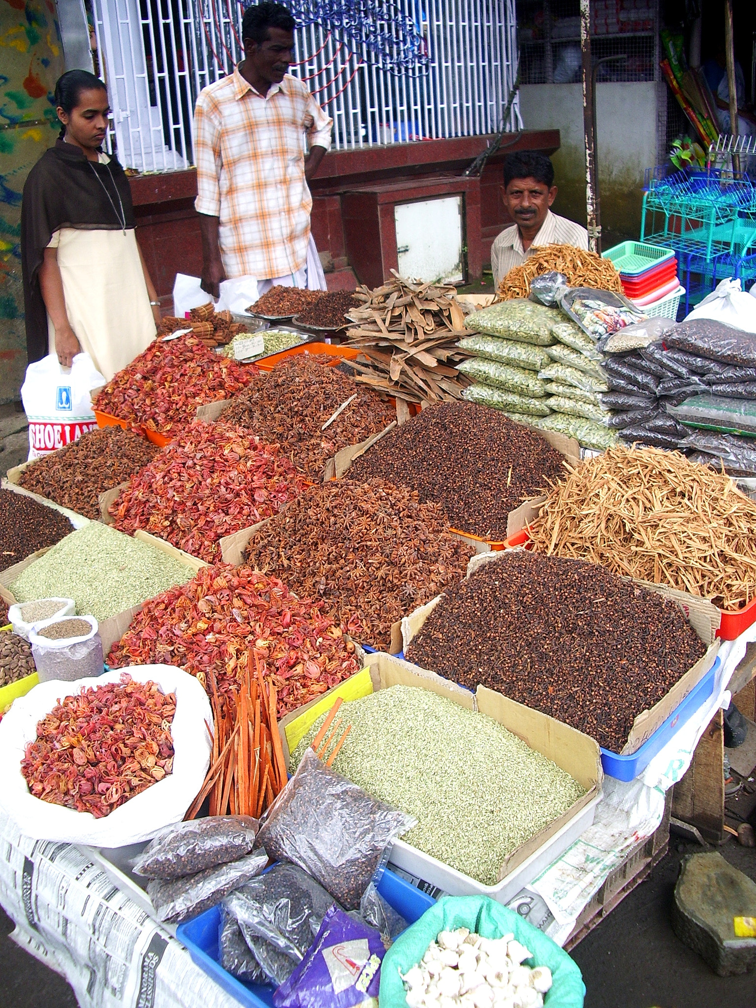 Pentax OPTIO S50 sample photo. Spice merchant photography