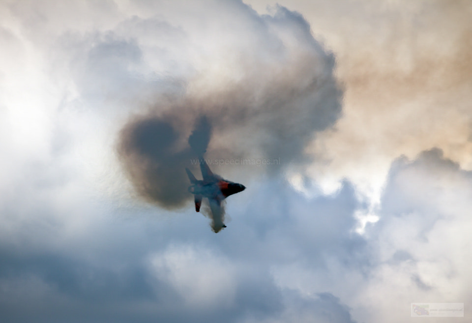 Canon EF 100-400mm F4.5-5.6L IS USM sample photo. Viper vs clouds photography