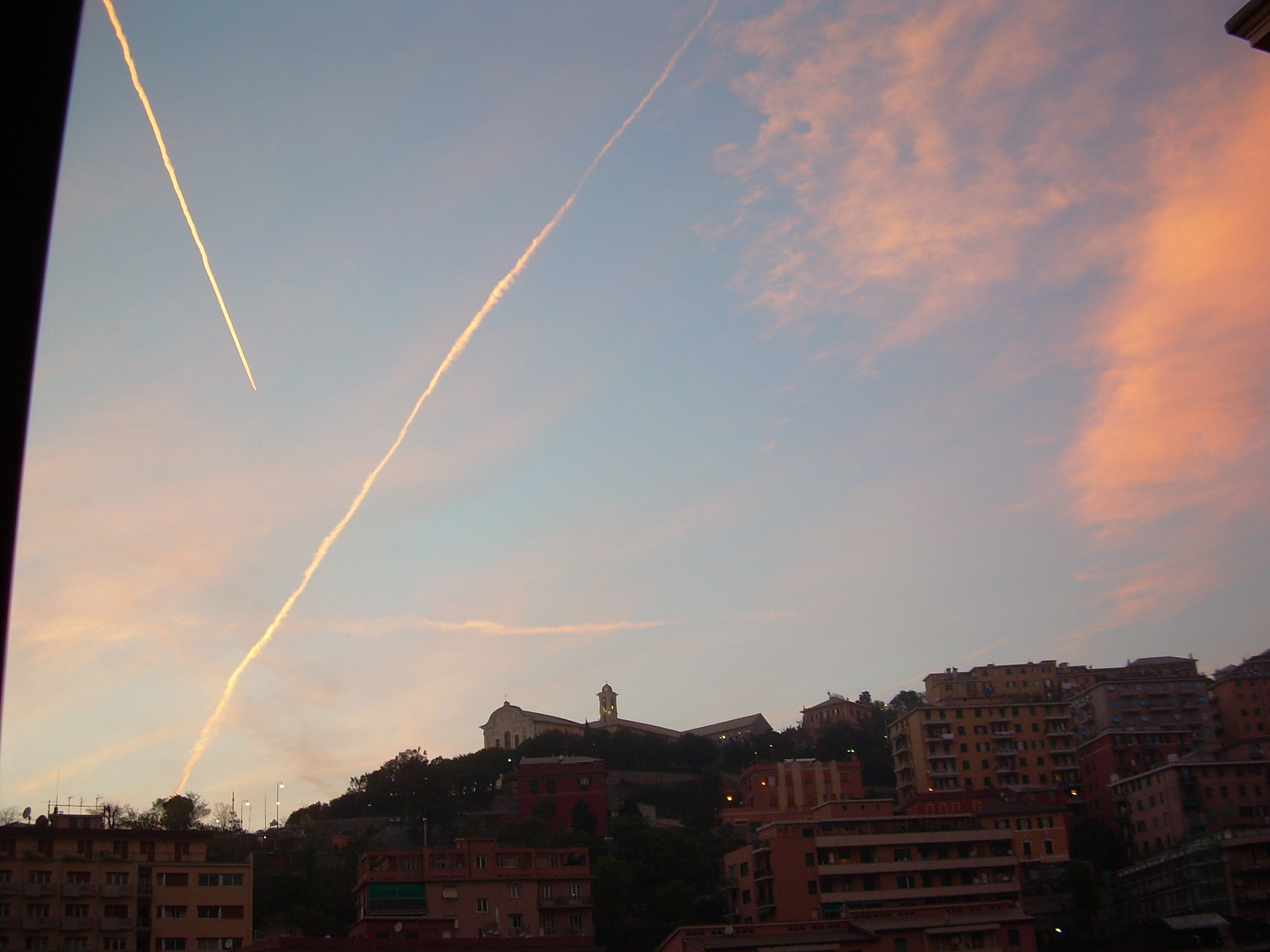 Nikon COOLPIX L4 sample photo. Pink sky photography