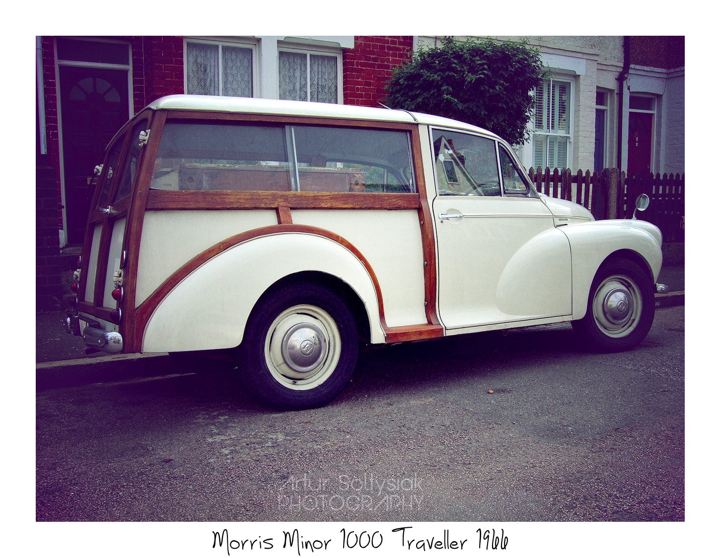 Fujifilm FinePix F40fd sample photo. Morris minor traveller 1000 1966 photography