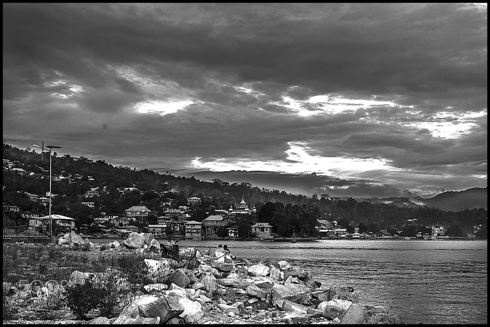 AF Zoom-Nikkor 35-105mm f/3.5-4.5 sample photo. Fakfak view photography