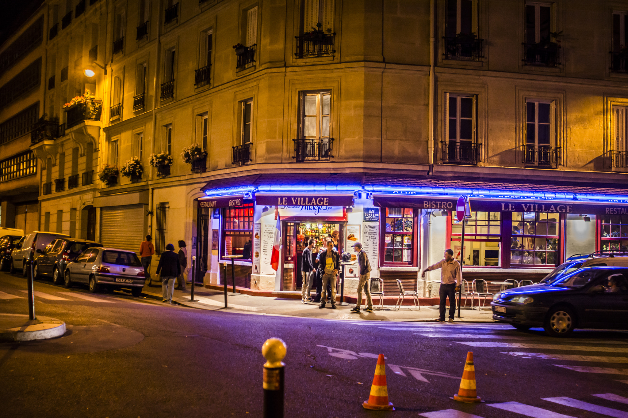 Nikon D7100 + AF Nikkor 28mm f/2.8 sample photo. Purple paris #3 photography