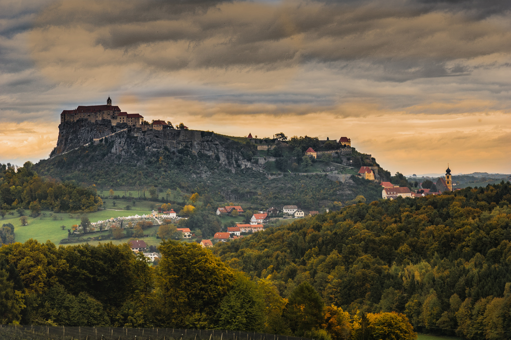 Sony ILCA-77M2 + Minolta/Sony AF 70-200mm F2.8 G sample photo. Riegersburg photography