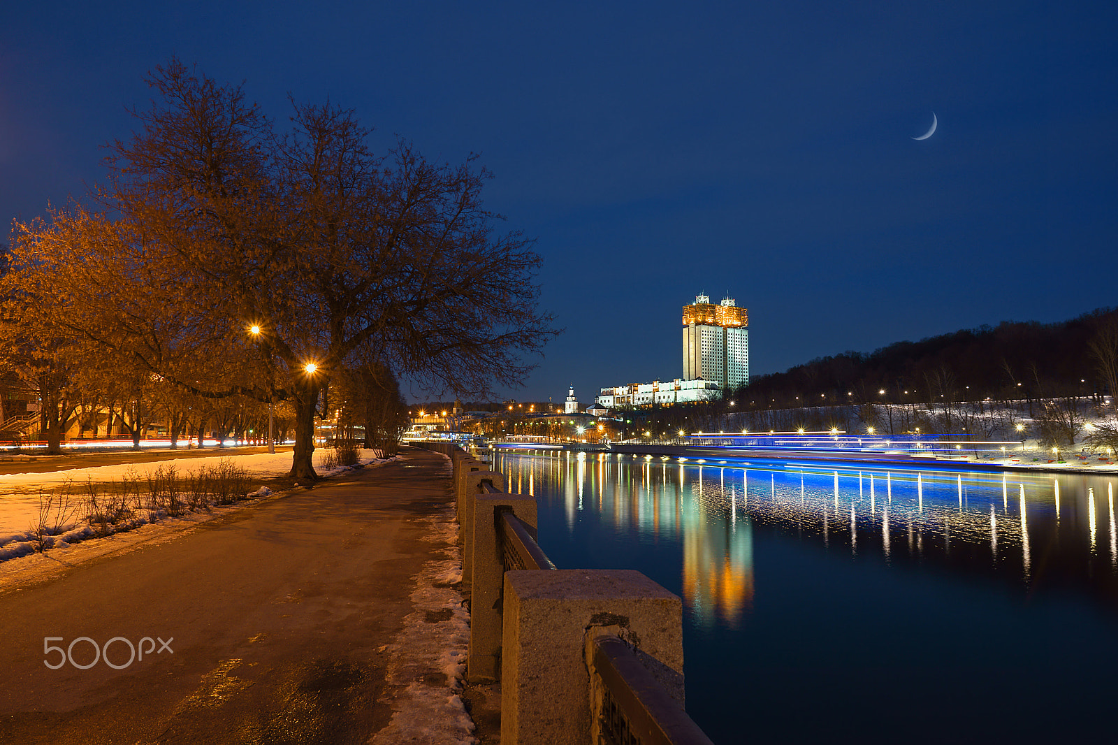 Sony SLT-A77 sample photo. Evening city photography