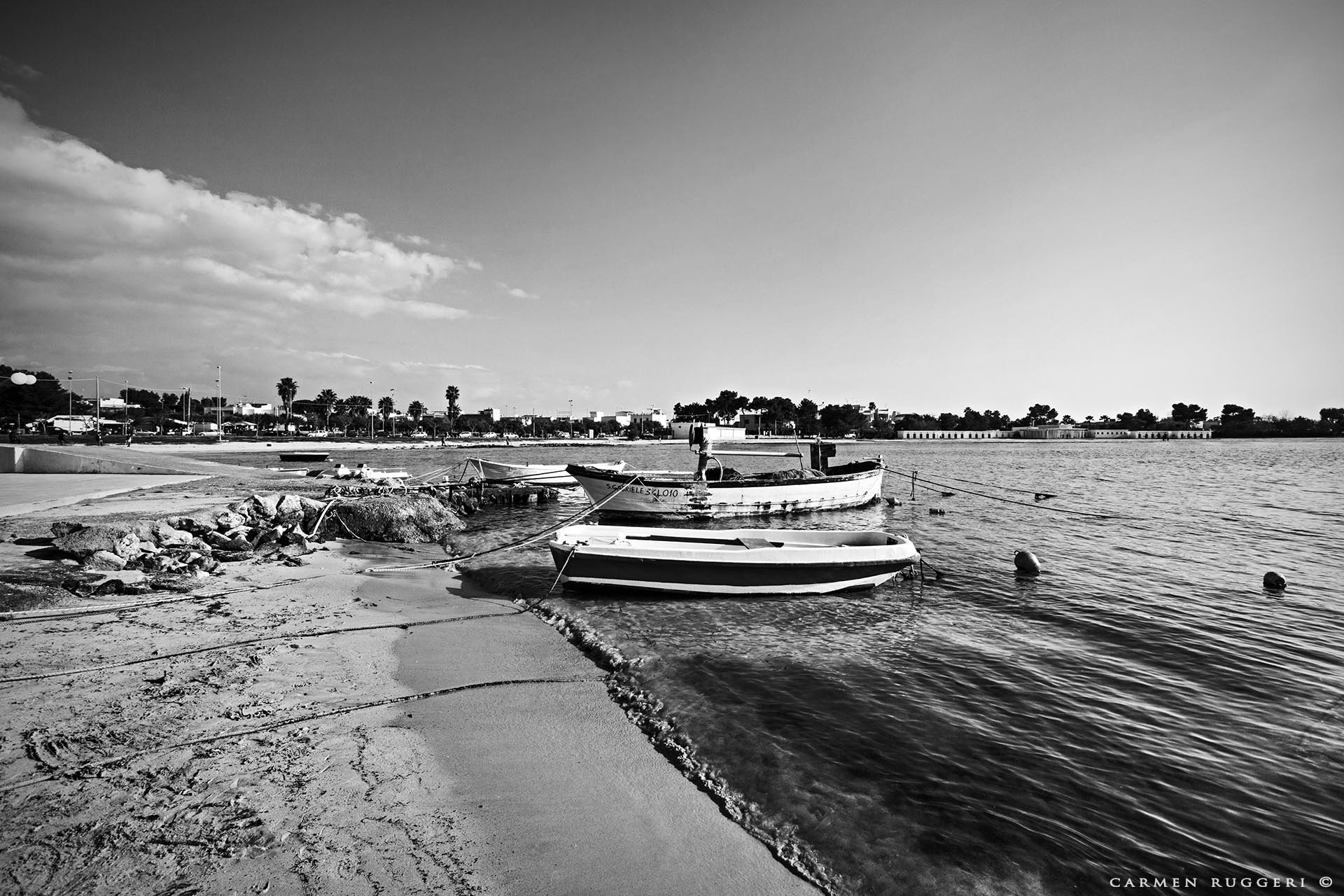 Canon EOS 5D Mark II + Tamron SP AF 17-35mm F2.8-4 Di LD Aspherical (IF) sample photo. Black and white photography
