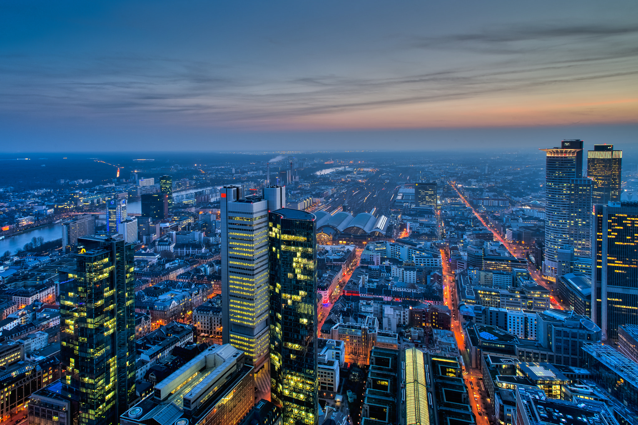 FE 21mm F2.8 sample photo. Frankfurt maintower railway station photography