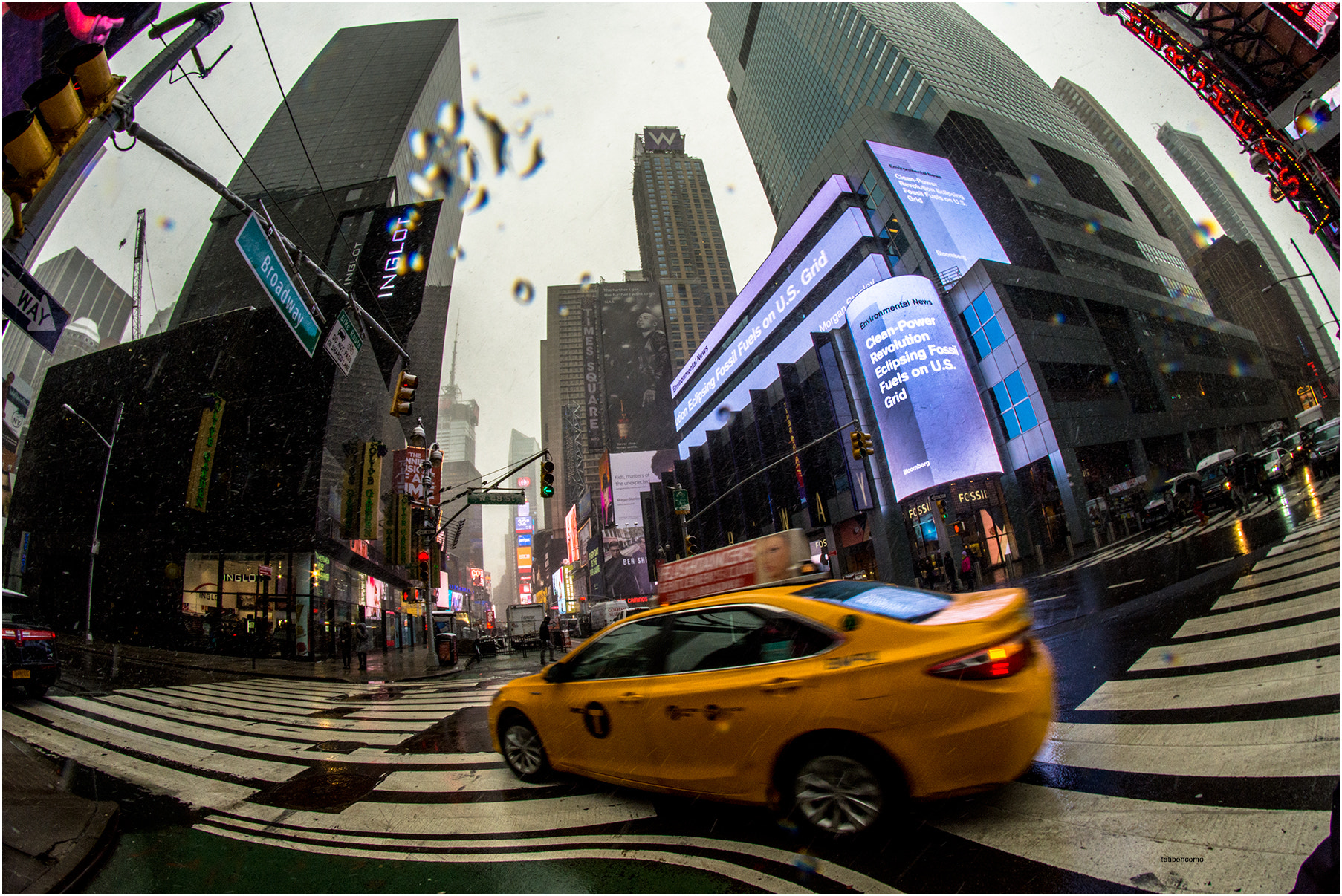 Nikon D7200 + Samyang 8mm F3.5 Aspherical IF MC Fisheye sample photo. En la esquina photography