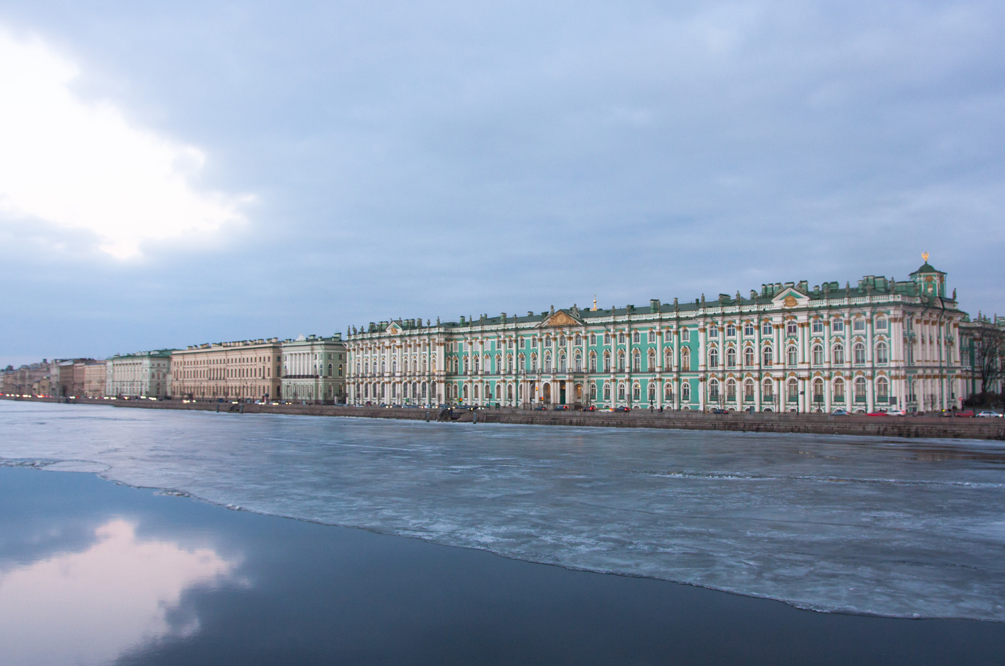 Sigma 17-70mm F2.8-4 DC Macro OS HSM sample photo. The bank of neva river photography