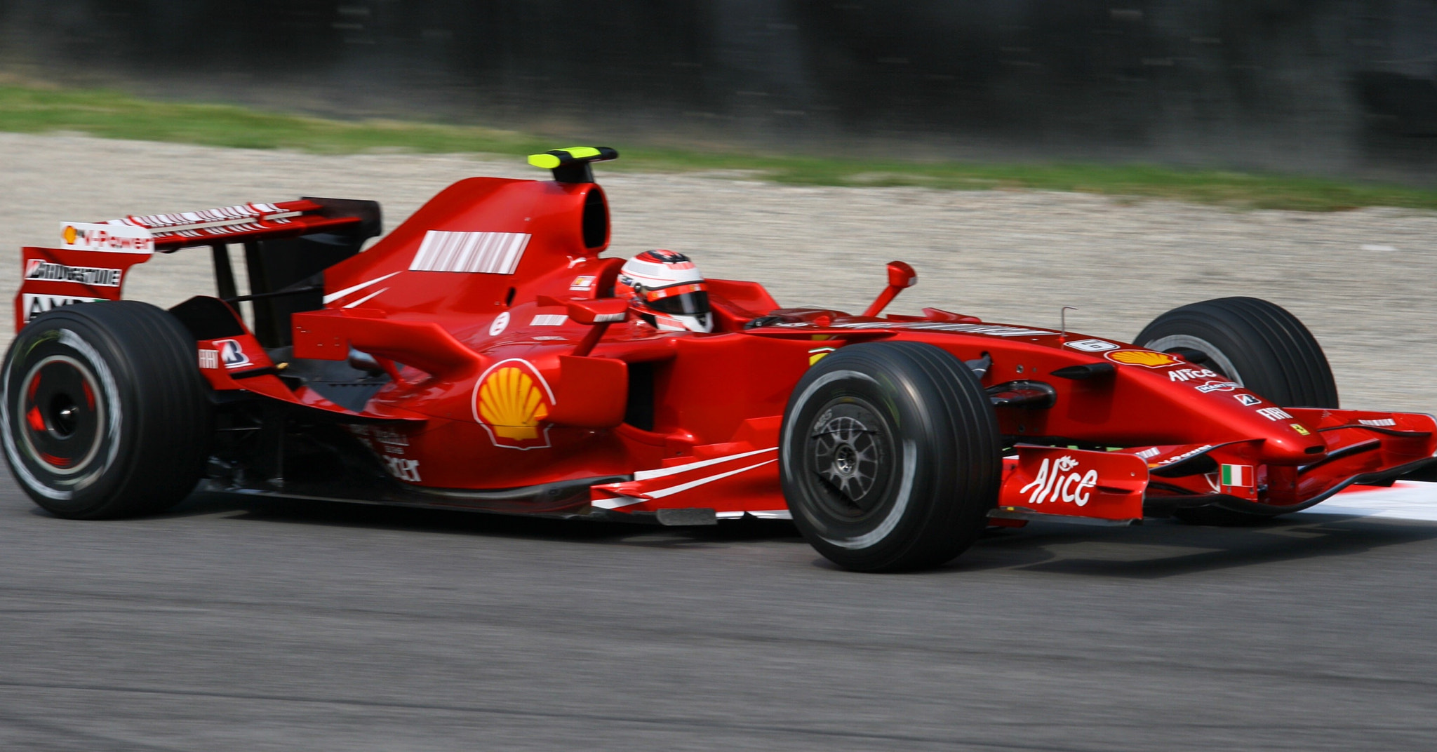 Canon EF 70-200mm F4L IS USM sample photo. Kimi 2007, monza. right sharpness. photography