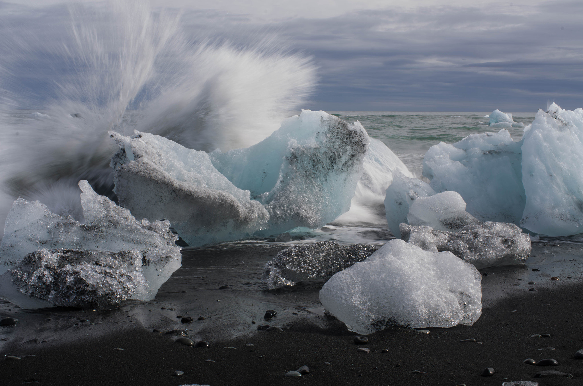 Pentax smc DA 35mm F2.8 Macro Limited sample photo. Surge at jökulsarlon, island photography