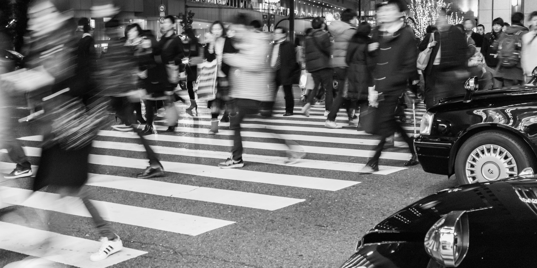 Summicron-M 50mm f/2 (IV, V) sample photo. Osaka street photography
