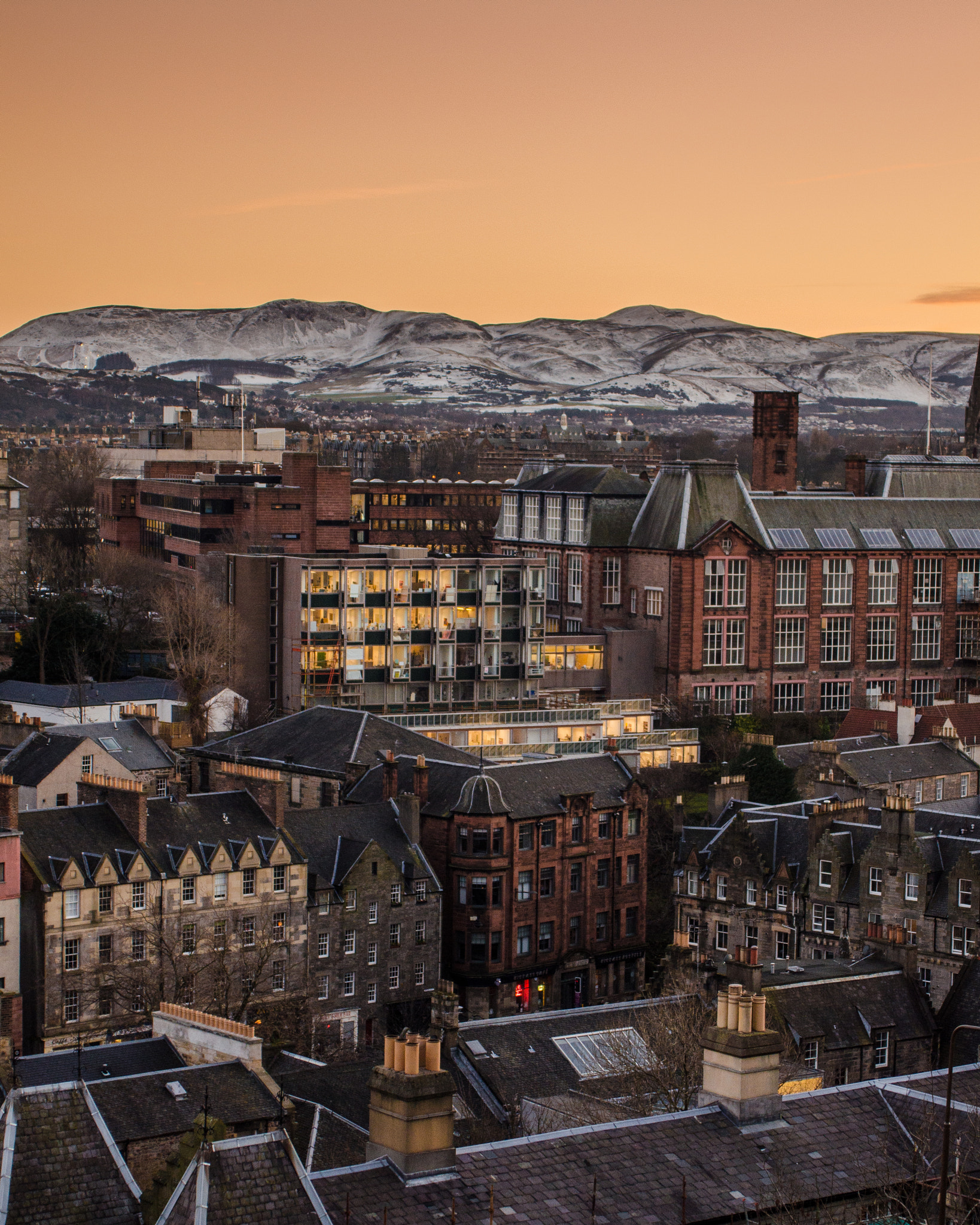 Nikon D7000 + AF Zoom-Nikkor 28-85mm f/3.5-4.5 sample photo. Sunset from edinburgh castle photography