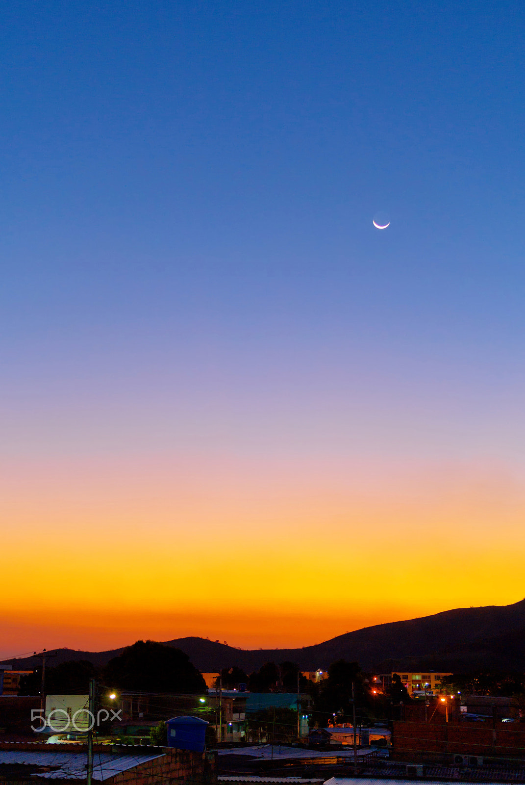 Nikon 1 J2 + Nikon 1 Nikkor 18.5mm F1.8 sample photo. Sunset in maracay photography