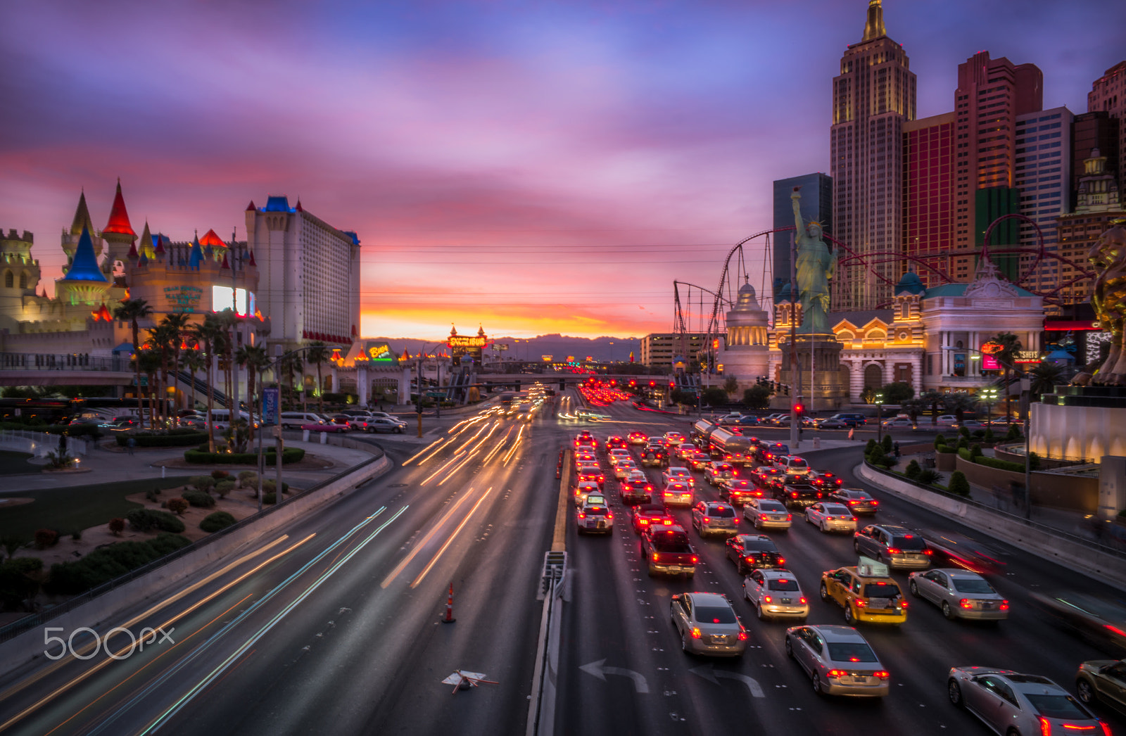 Samsung NX1 + Samsung NX 16mm F2.4 Pancake sample photo. Lasvegas strip photography