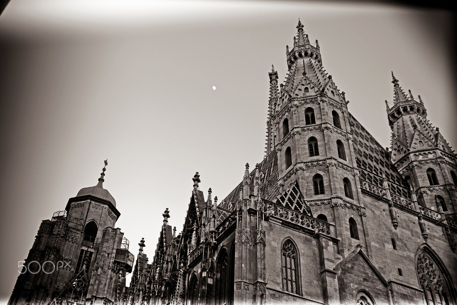 Canon EOS 100D (EOS Rebel SL1 / EOS Kiss X7) sample photo. St stephen's cathedral photography