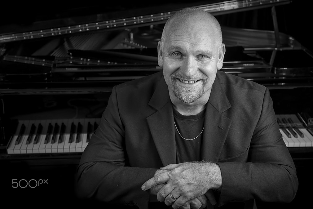 Nikon AF-S Nikkor 24-70mm F2.8E ED VR sample photo. Jazz pianist photography