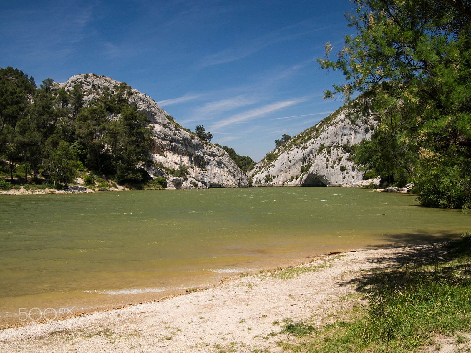 Olympus PEN E-PL5 + Panasonic Lumix G 20mm F1.7 ASPH sample photo. Lac dans les alpilles photography