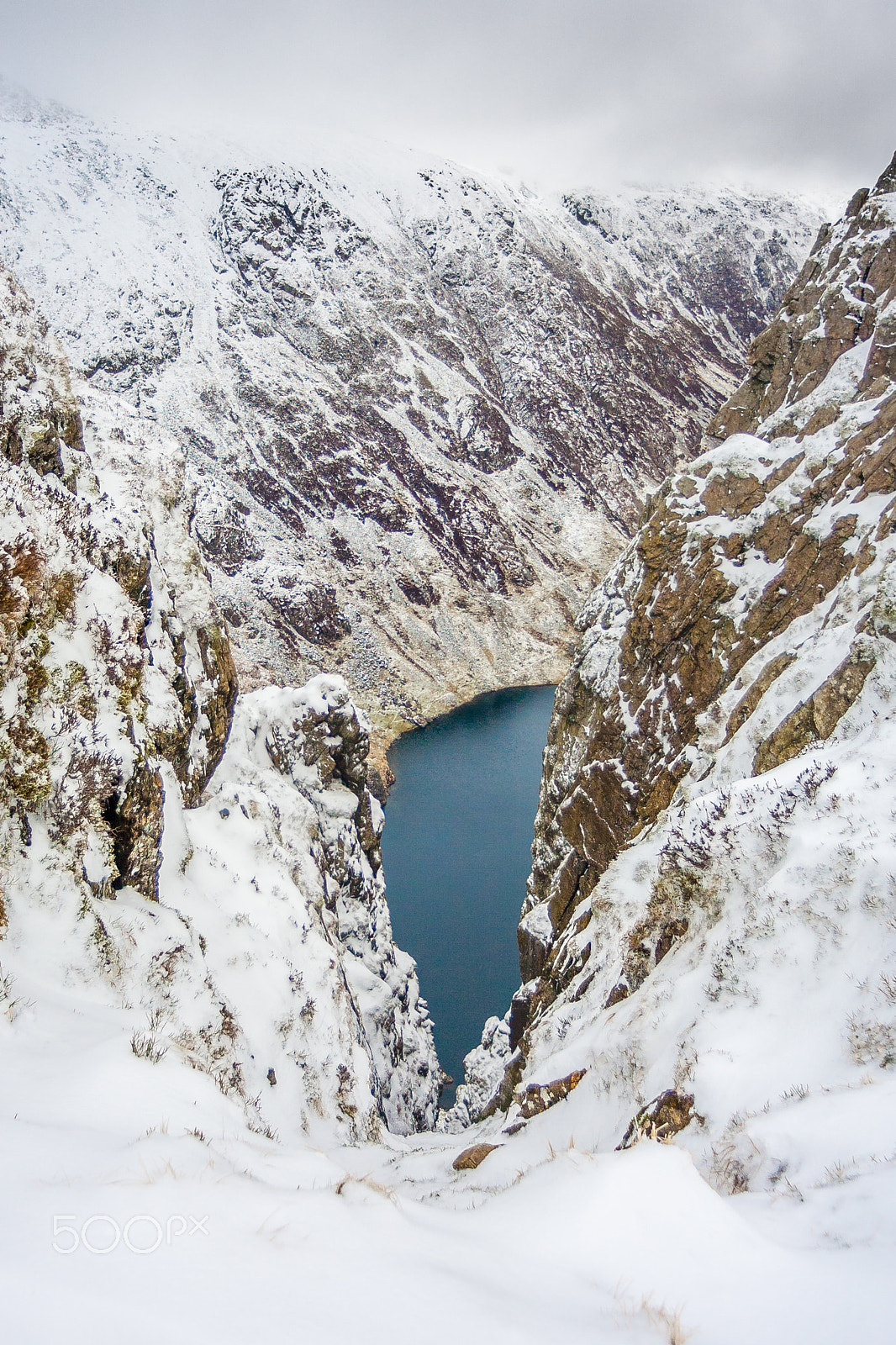 Canon EOS 5D + Tamron AF 19-35mm f/3.5-4.5 sample photo. Llyn cau from craig cau 1 photography