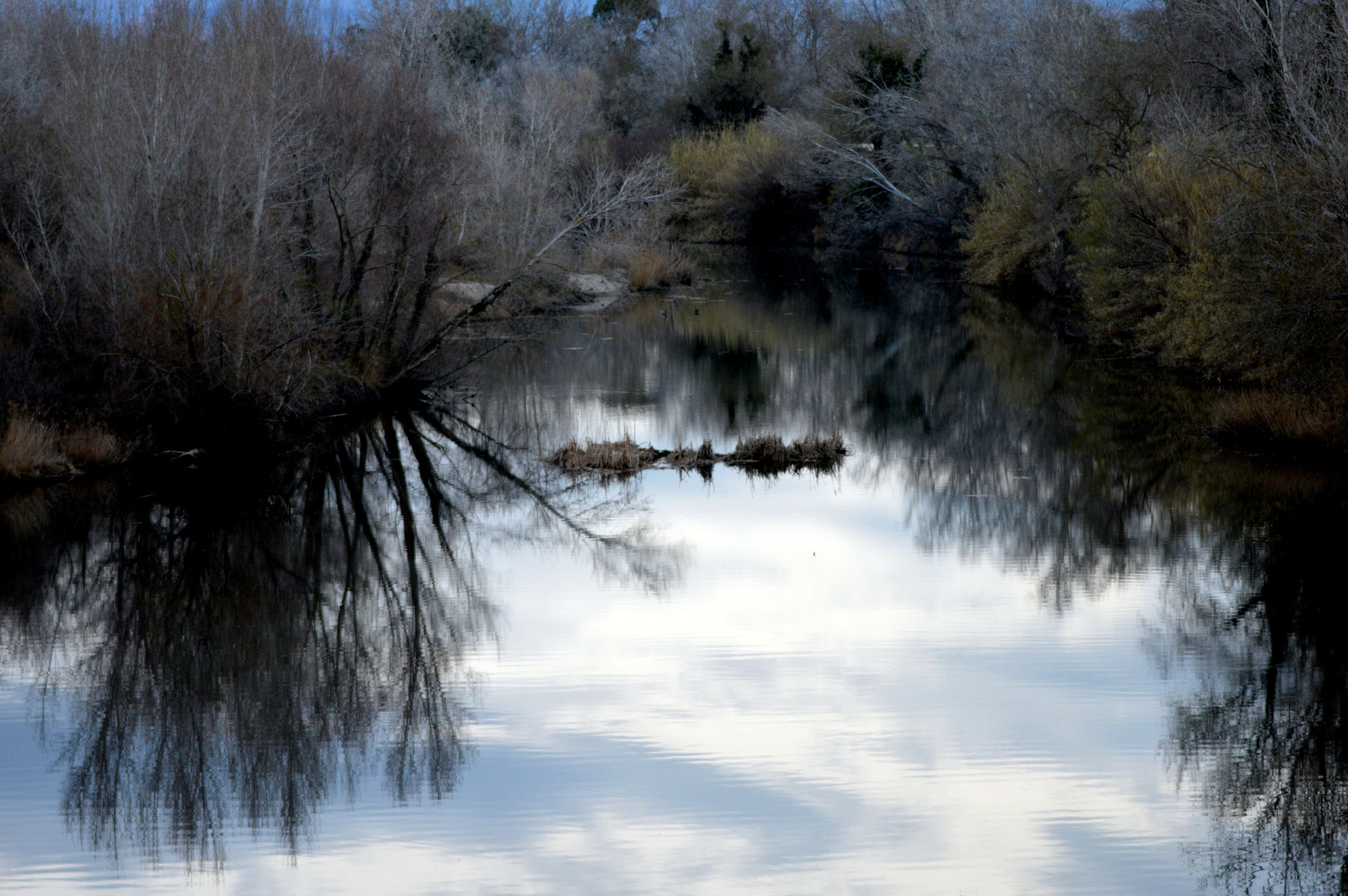 Nikon D3200 + AF Zoom-Nikkor 80-200mm f/4.5-5.6D sample photo. The river photography