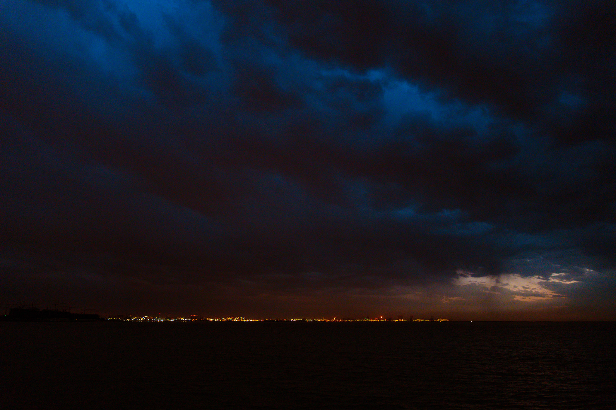 Canon EOS 5DS + Sigma 24-70mm F2.8 EX DG Macro sample photo. Shot by me during the few raining days in dubai while i was driving around .. photography