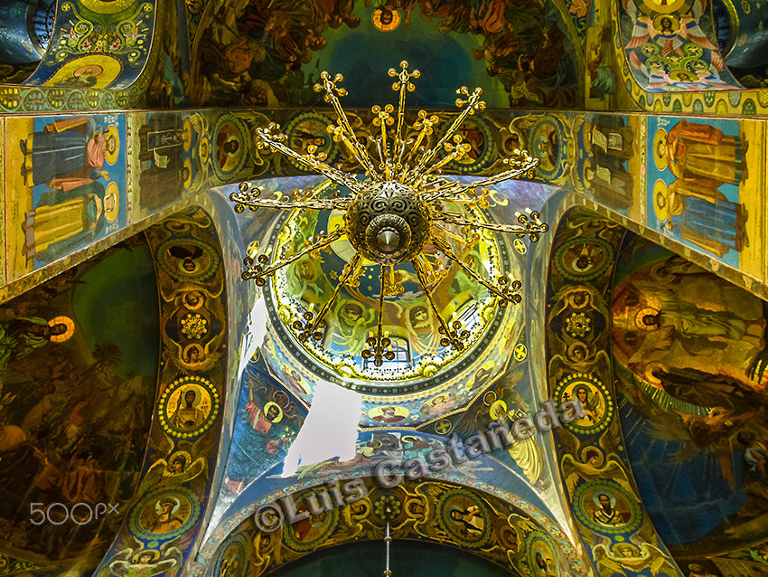 Panasonic Lumix DMC-L1 + Panasonic Leica D Vario-Elmarit 14-50mm F2.8-3.5 ASPH Mega OIS sample photo. Lamp. church of the savior on spilled blood photography